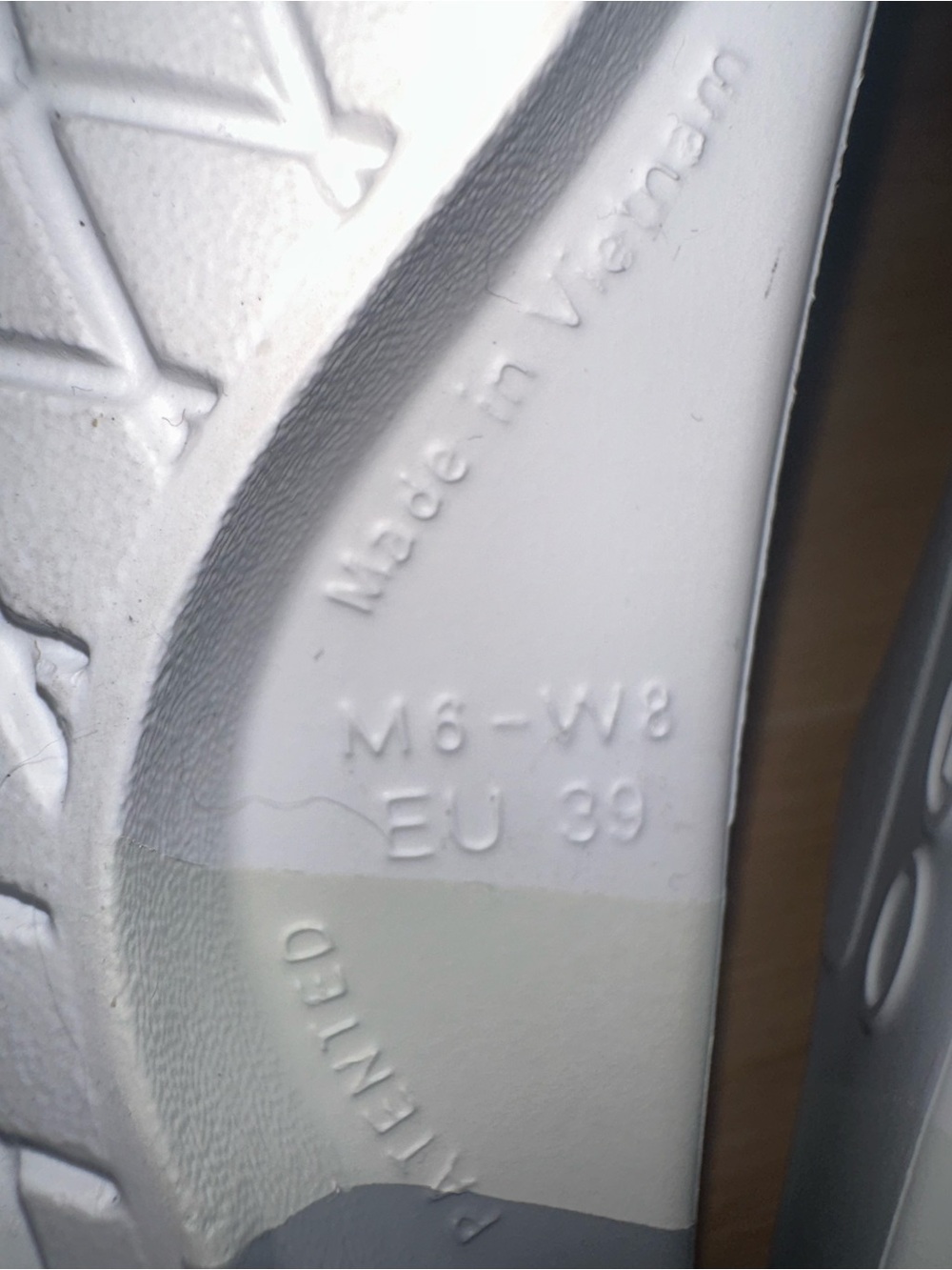 NWT OOFOS White and Gray Unisex Recovery Slide Sandals - Picture 6 of 9